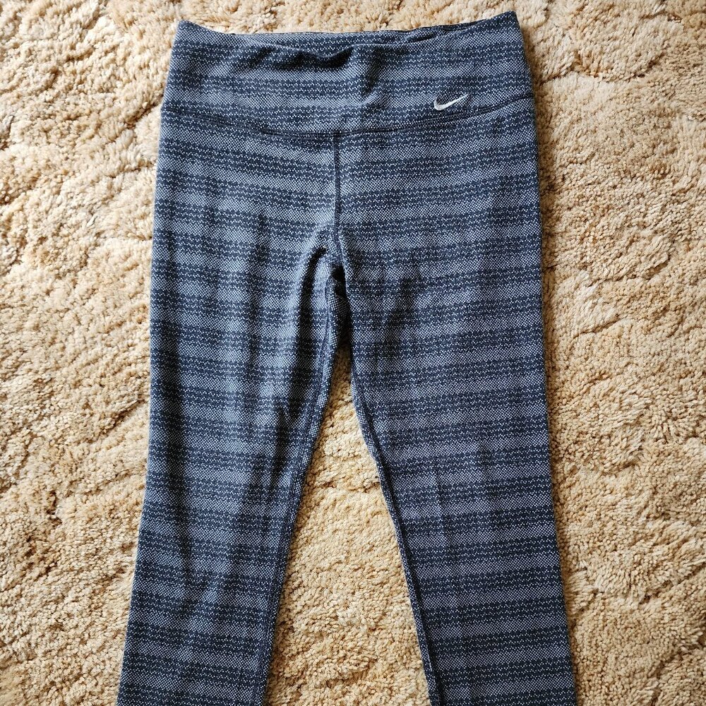 Nike Dry Fit Women's Black & Grey Legend Leggings Size: Medium - Picture 3 of 6